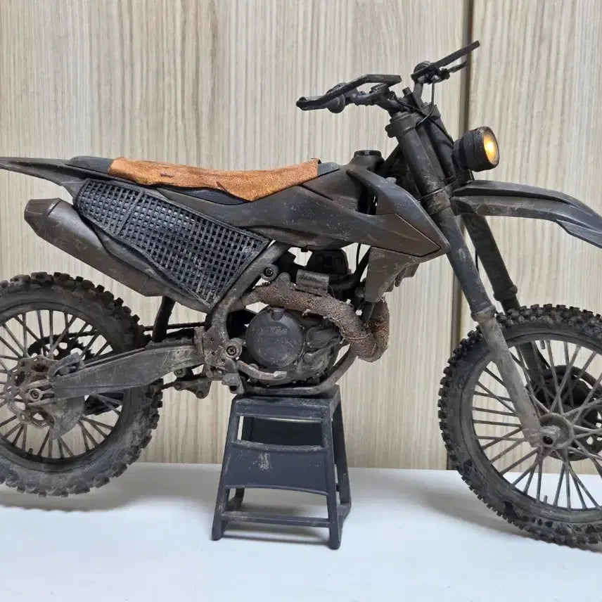 [BUNJANG] 1/6 Scale Custom Motorcycle for 12-inch Figures (Hot Toys, InArt, ThreeZero) / 1/6 커스텀 바이크 오토바이 핫토이 인아트 쓰리제로 워킹데드 피규어용 12인치