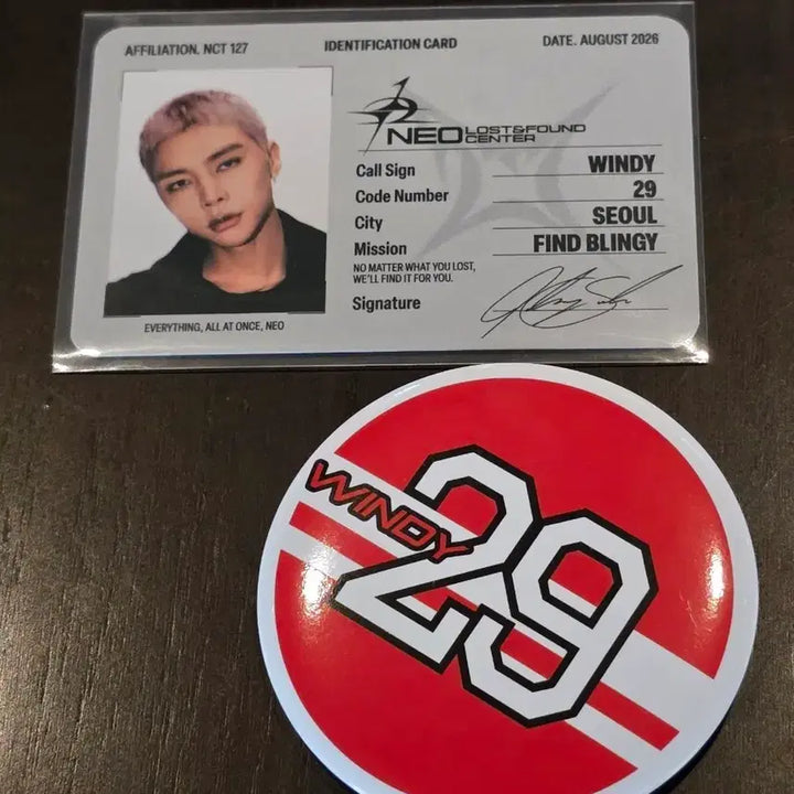 [BUNJANG] NCT 127 Johnny Blingee Pop-Up Exclusive Photocard &amp; Pin Button Bundle Set / 엔시티 127 블링이 팝업 쟈니 입장 특전 포카, 핀버튼 일괄