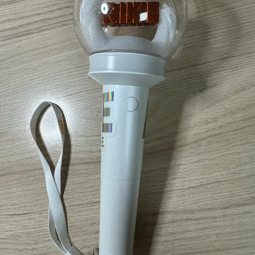 [BUNJANG] RIIZE Official Light Stick with Sungseok Hug Keyring / 라이즈 응원봉