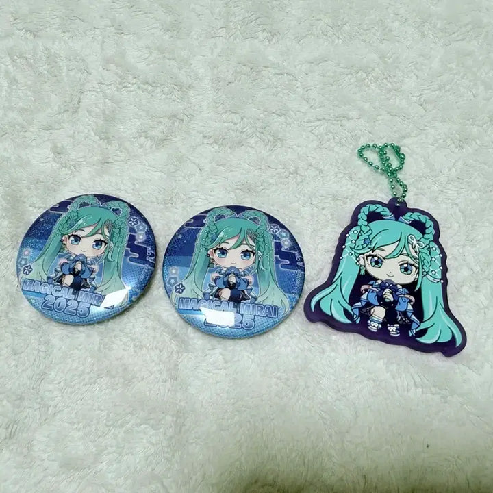[BUNJANG] Hatsune Miku Keychain &amp; Can Badge Set / 미쿠 키링, 캔뱃지 (일괄판매)