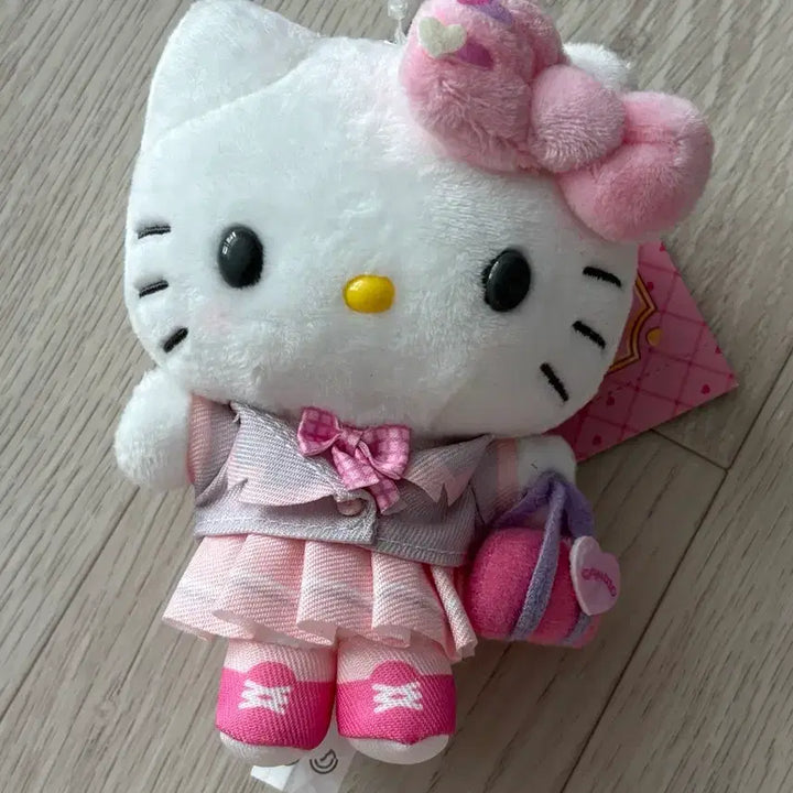 [BUNJANG] Sanrio Hello Kitty Kirameki School Uniform Doll / 산리오 헬로키티 키라메키 교복 인형