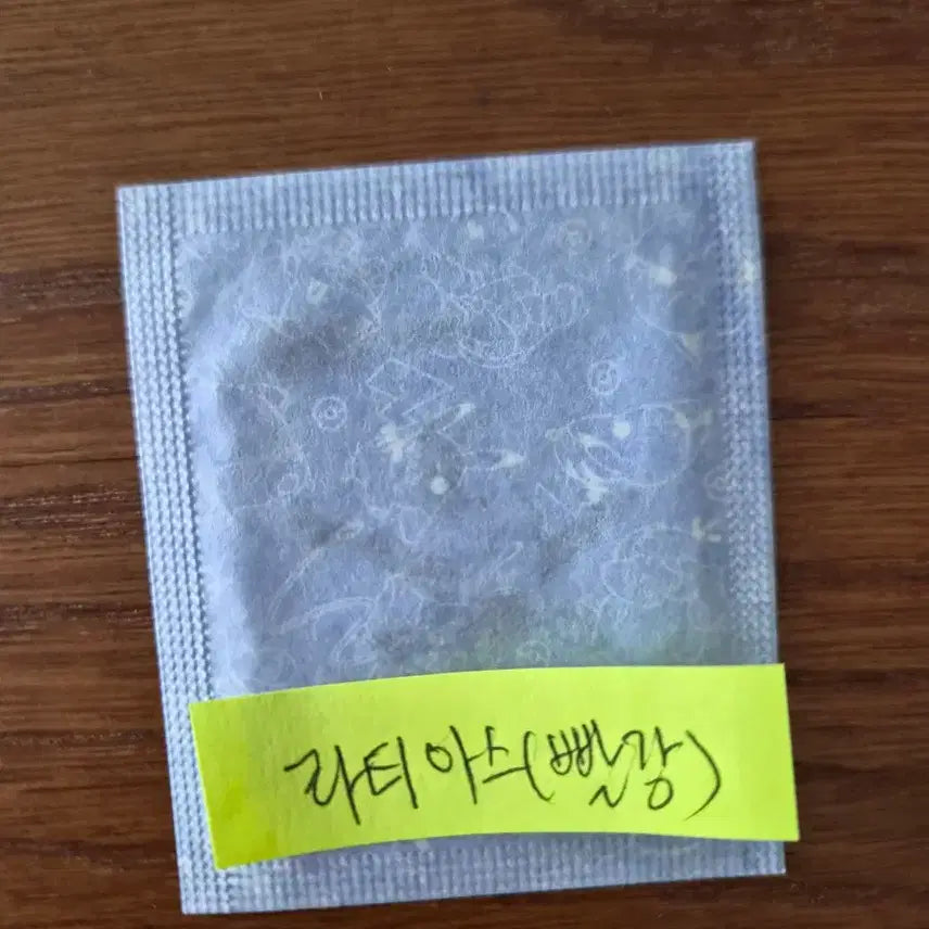 [BUNJANG] Pokemon Bread Seal Season 5 Latias (Red) / 포켓몬띠부씰 시즌5 라티아스(빨강)