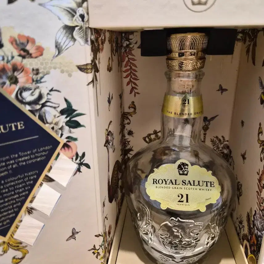 [BUNJANG] Royal Salute 21 Year Old Blended Grain Scotch Whisky Empty Bottle with Box / 로얄살루트 21년산 블렌디드 그레인 스카치 위스키 공병입니다