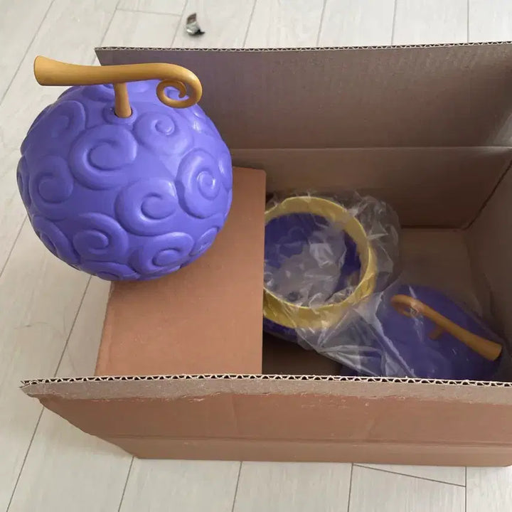 [BUNJANG] One Piece Gomu Gomu no Mi (Gum-Gum Fruit) Figure Tin (Sealed) / 배라 원피스 고무고무열매 피규어 통 (미개봉)