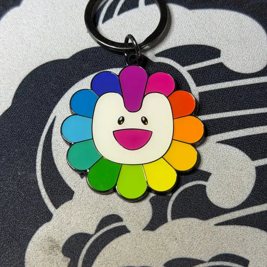 [BUNJANG] NewJeans Murakami Flower Metal Keyring 2024 Tokyo Dome / 2024 도쿄돔 메탈 키링 플라워 뉴진스 무라카미