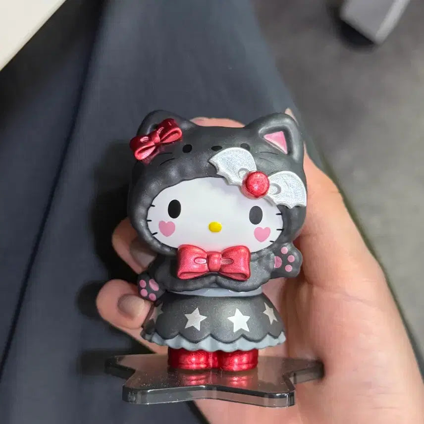 [BUNJANG] Sanrio Halloween Happy Kuji Sealed Figure Bundle Set / 2025년 산리오 할로윈 해피쿠지 피규어 헬로키티 배드바츠마루 일괄