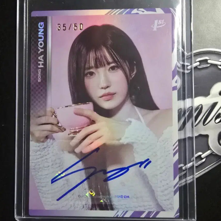 [BUNJANG] fromis_9 Song Hayoung 50 Limited Edition Autographed Trading Card / 테레카 프로미스나인 송하영 50한정 친필싸인 오토카드