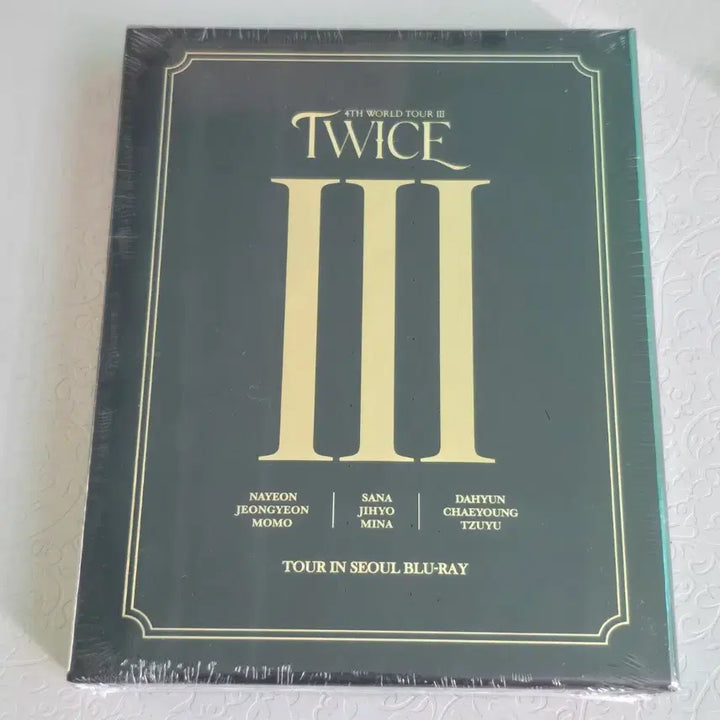 [BUNJANG] Twice 4th World Tour III in Seoul Blu-ray (Sealed) / 미개봉)트와이스 블루레이 월드투어 콘서트 (twice concert 4th world tour)