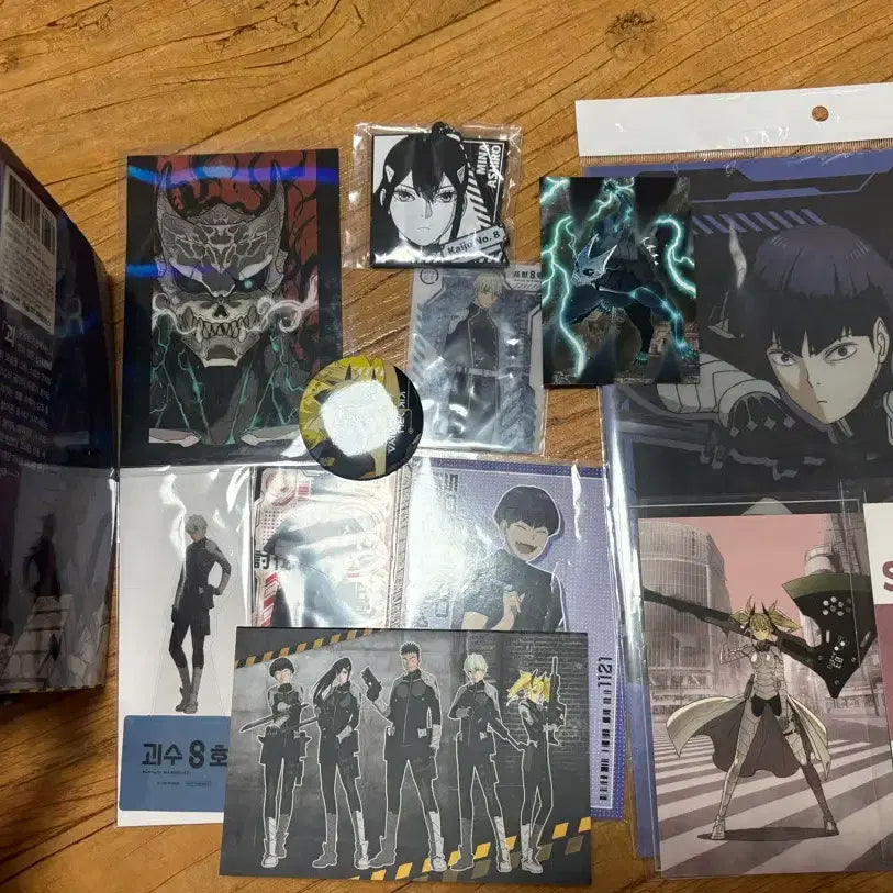 [BUNJANG] Kaiju No. 8 Manga &amp; Merchandise Set / (설명봐주세요)괴수 8호 만화책 및 굿즈 세트