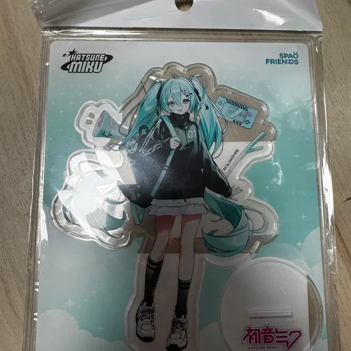 [BUNJANG] Hatsune Miku SPAO Collaboration Acrylic Stand / 하츠네 미쿠 스파오 콜라보 아크릴 스탠드