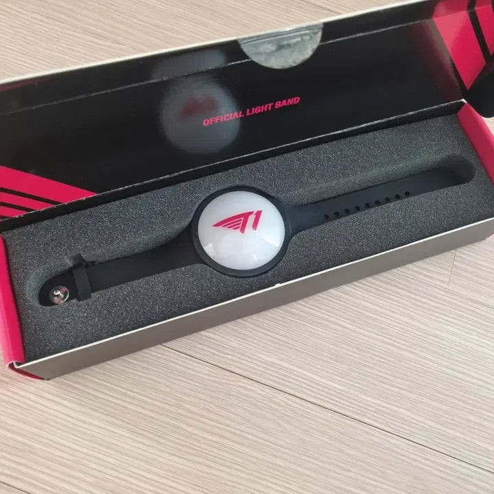 [BUNJANG] T1 Official Lightstick Bracelet / 티원 공식 응원봉팔찌