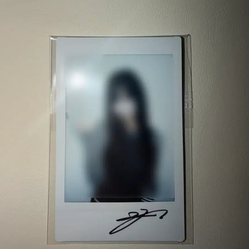 [BUNJANG] TripleS Lynn Signed Polaroids / 트리플에스 린 싸폴 싸인 폴라 폴라로이드