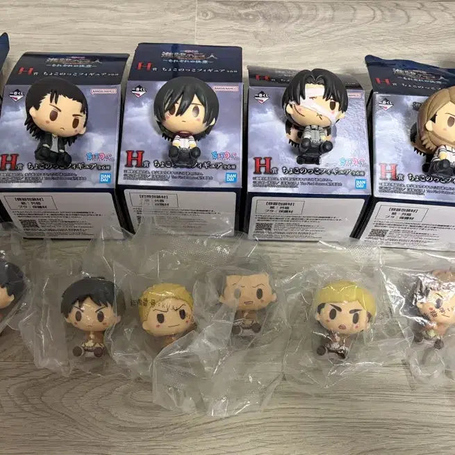 [BUNJANG] Attack on Titan Chocoinoco Full Set (Sealed Included) / (미개봉 포함) 진격의 거인 초코노코 풀세트