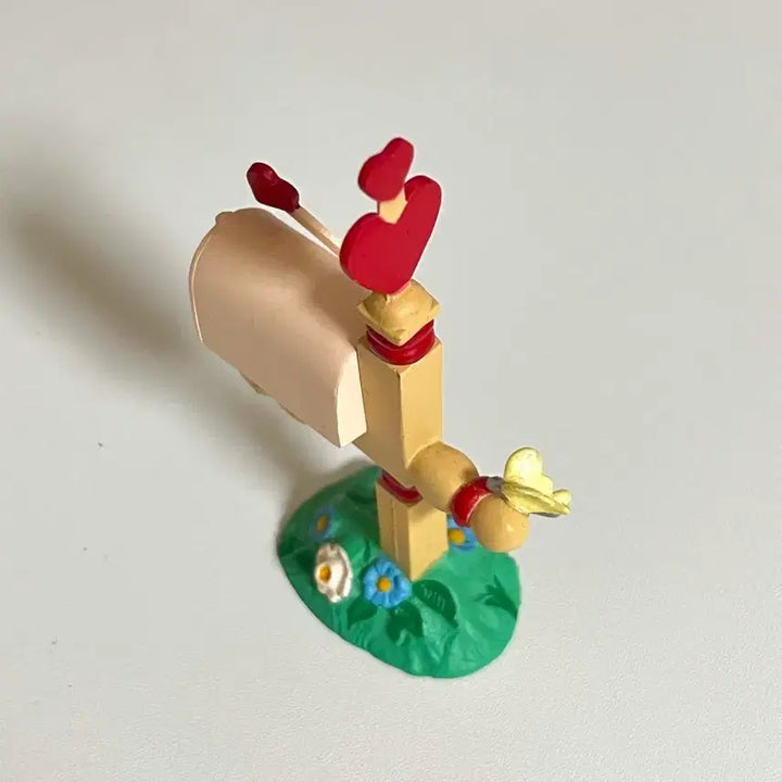 [BUNJANG] Hallmark Heart Mailbox Figurine / [빈티지] 홀마크 하트 우체통 피규어