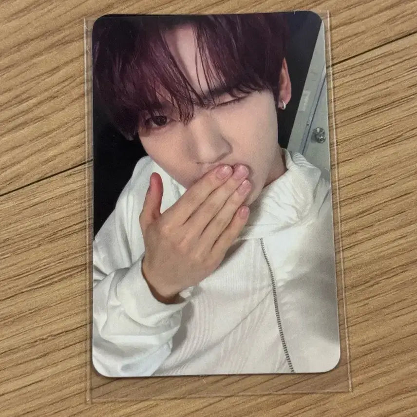 [BUNJANG] ANDWAVE Han Yu Jin Macau Entry Photocard / 앤더블 한유진 마카오 입장포카 양도