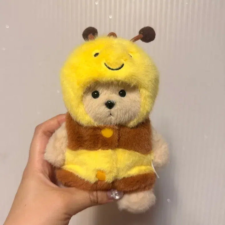 [BUNJANG] Teddy Tails Milk Tea Keychain XS with Bee Outfit / (새상품) 테디테일즈 밀크티키링xs/ 꿀벌옷