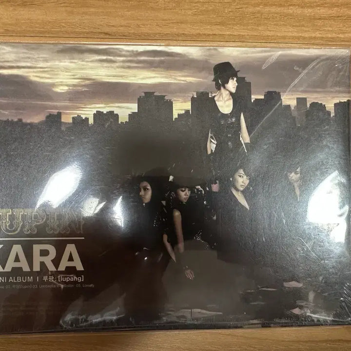 [BUNJANG] KARA 3rd Mini Album Lupin (Sealed) / 카라 3집 미니앨범 루팡 Lupin 미개봉