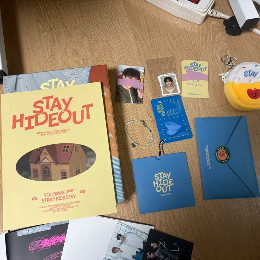 [BUNJANG] Stray Kids 4th Generation Fanclub Goods Bundle Set / ((((급처)))) 스키즈 4기 굿즈