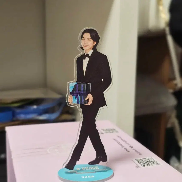 [BUNJANG] BTS Suga Bverse Tuxedo Acrylic Stand / BTS 방탄소년단 슈가 턱시도 Bverse 비버스 아크릴스탠드