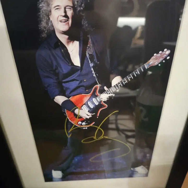 [BUNJANG] Queen Brian May Roger Taylor Autographed Item / 퀸 브라이언 메이, 로저 테일러 친필싸인 팝니다.