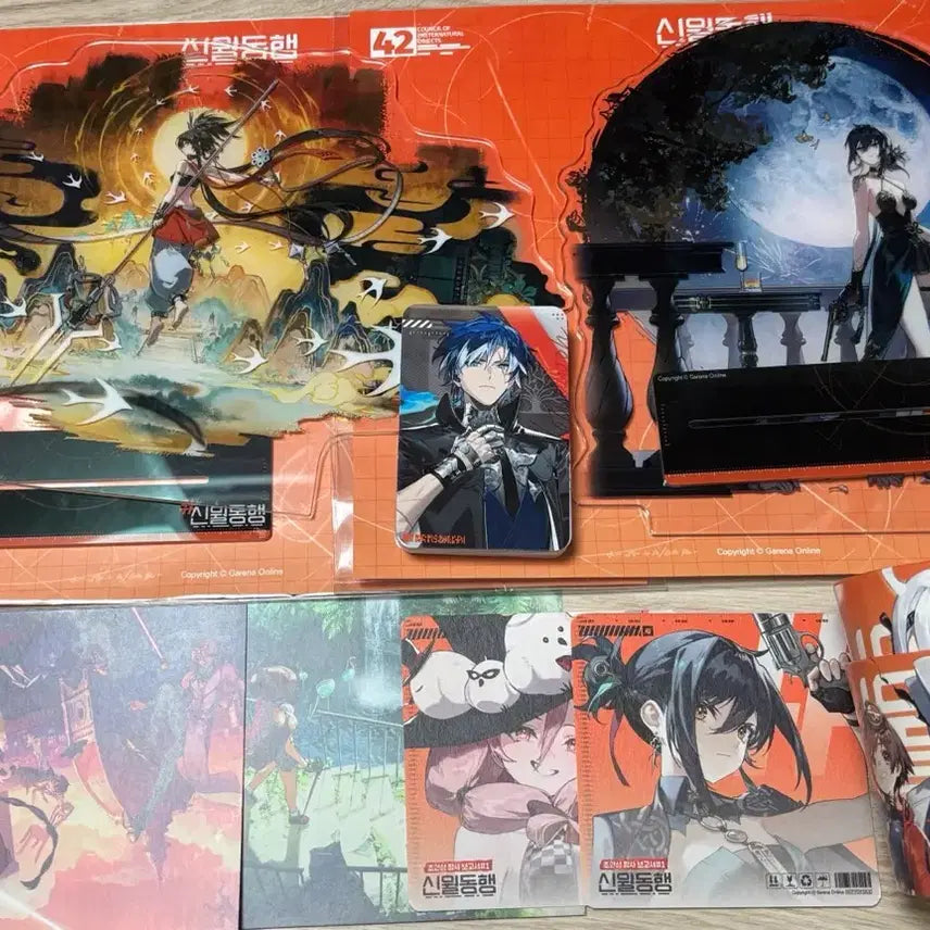 [BUNJANG] Bundle Set: Trading Cards, Acrylic Stands, and Special Benefits / 신월동행 굿즈 일괄 처분