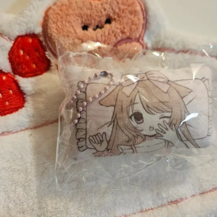 [BUNJANG] Sweet Dream Earth Invasion Dakimakura Cushion Keychain / 굿즈)지구침략 스윗드림 다키마쿠라 쿠션키링