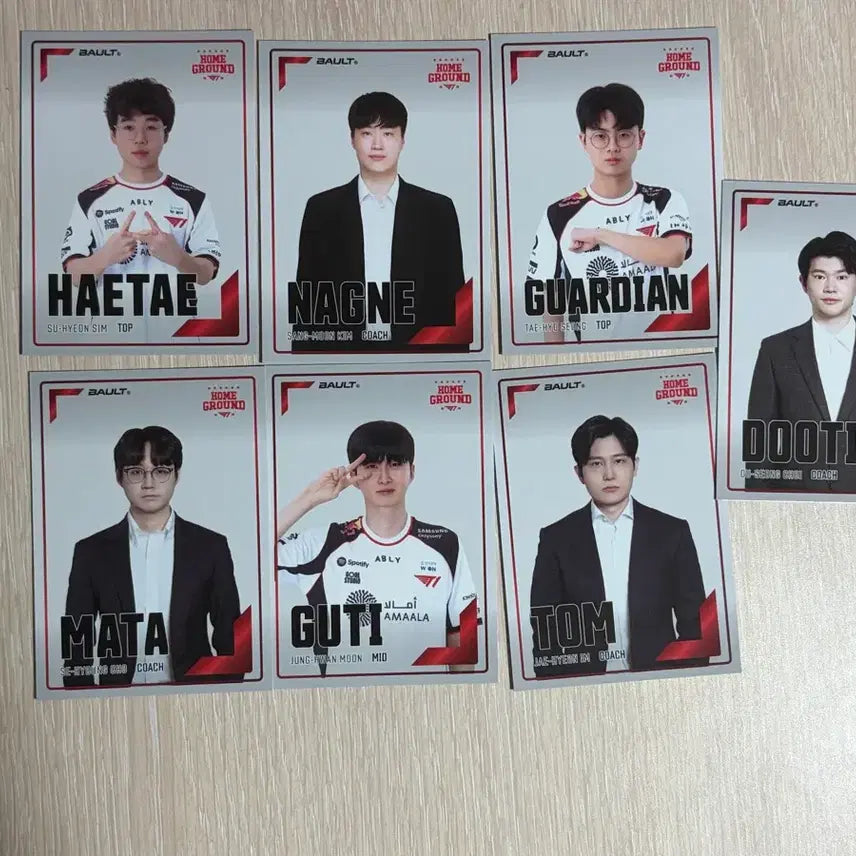 [BUNJANG] T1 Esports T1 Home Jersey Coach Staff Card Bundle Set / Bault 티원 홈그 2군 감코진 카드 25장 일괄
