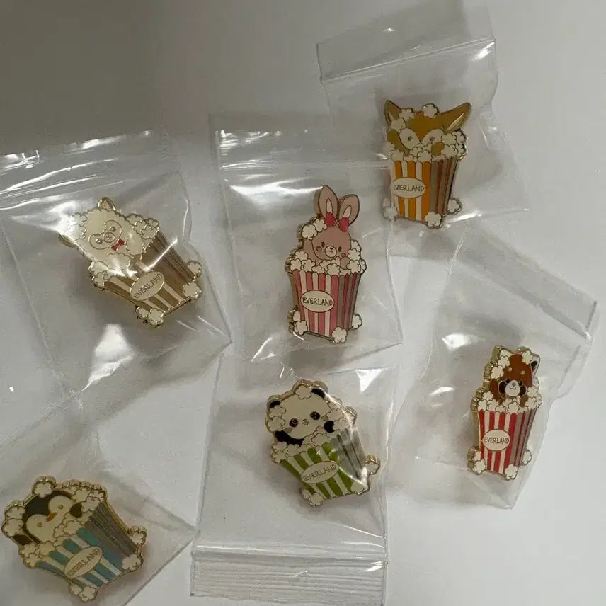 [BUNJANG] Everland Popcorn Exclusive Badge / 에버랜드 단종배지 팝콘 랜덤 드볼
