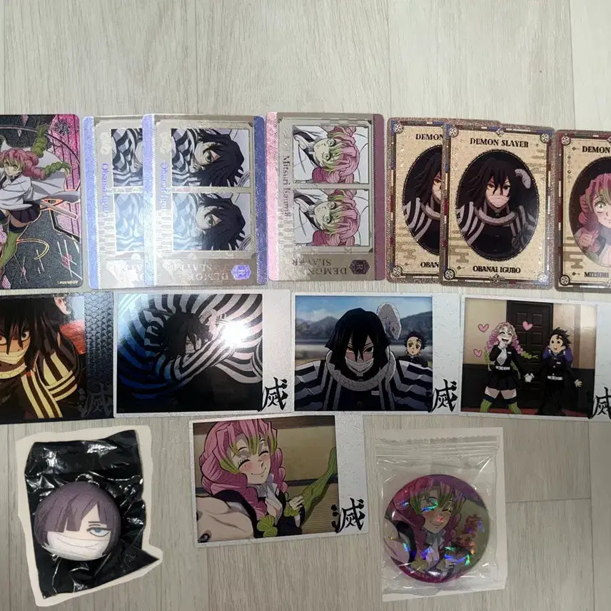 [BUNJANG] Demon Slayer Iguro Mitsuri Trading Card Badge Manju Bundle Set / 귀멸의 칼날 귀칼 이구로 미츠리 트레이딩 카드 뱃지 만쥬