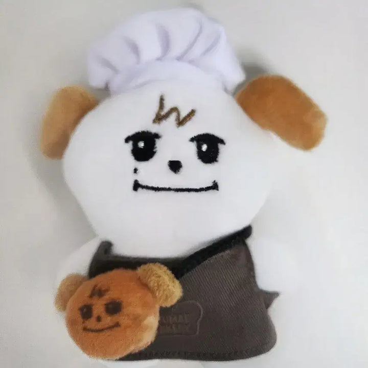 [BUNJANG] Kyuhyun Bakery Signature Baker Kyumae Plush Keychain / <규현> 규매 베이커리 시그니처 제빵사 규매 봉제 키링