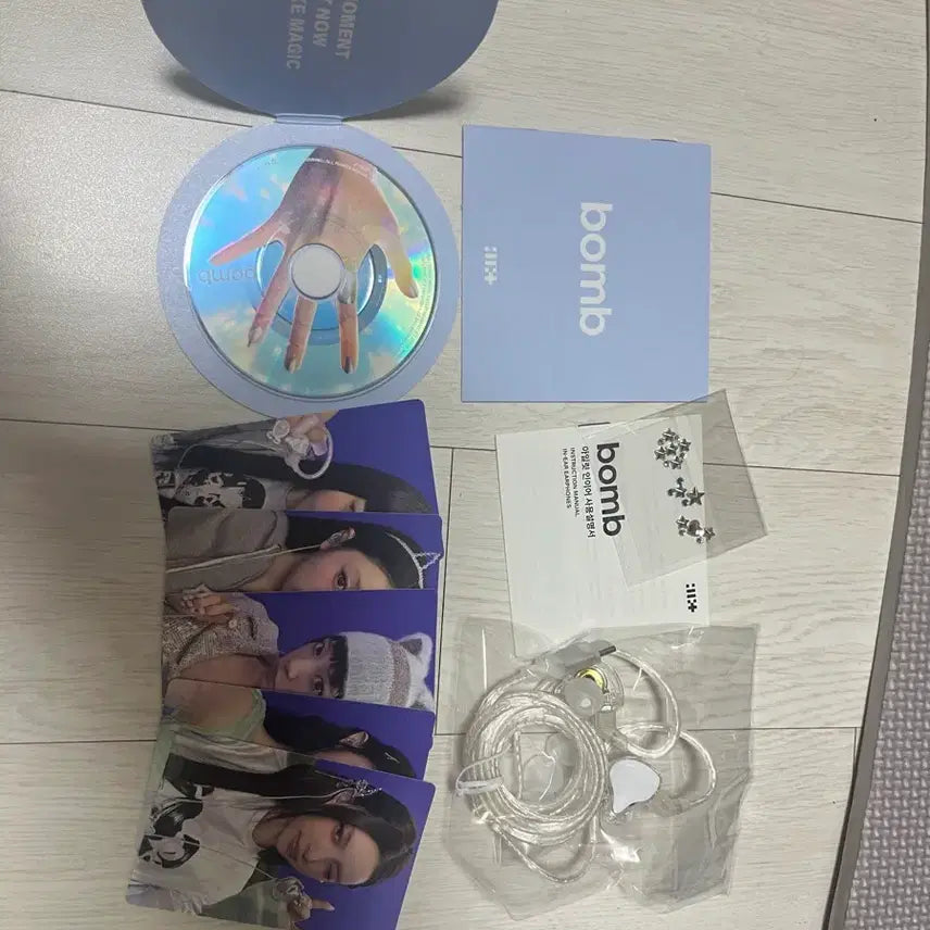 [BUNJANG] ILLIT Bomb Album (In-Ear Version) / 아일릿 bomb 앨범 (인이어 버전)