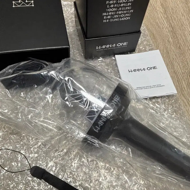 [BUNJANG] Wanna One Official Lightstick Bundle Set / (새상품) 보관만 한 너블봉 판매합니다