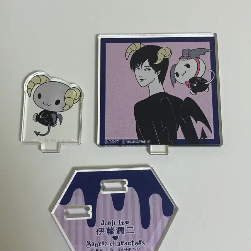 [BUNJANG] Junji Ito x Sanrio Collaboration Acrylic Standee - Crossroads Boy / 이토준지 산리오 콜라보 아크릴 사거리 소년