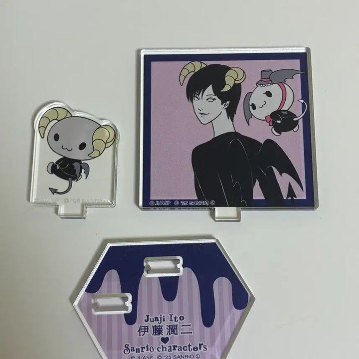 [BUNJANG] Junji Ito x Sanrio Collaboration Acrylic Standee - Crossroads Boy / 이토준지 산리오 콜라보 아크릴 사거리 소년