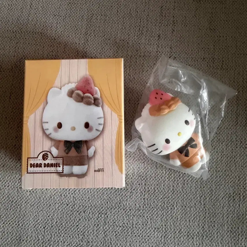 [BUNJANG] Sanrio Dear Daniel Hello Kitty Figure / 디어다니엘 헬로키티 피규어