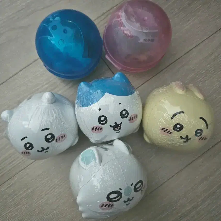 [BUNJANG] Chiikawa Coin Bank 4 Types + Lip Balm Cap 2 Types Set / (새상품) 치이카와 저금통 가차4종 + 립밤캡 2종