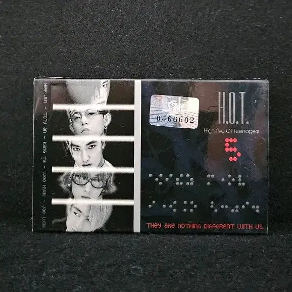 [BUNJANG] H.O.T. 5th Album Outside Castle Cassette Tape / H.O.T. 정규 5집 앨범 Outside Castle 카세트 테이프