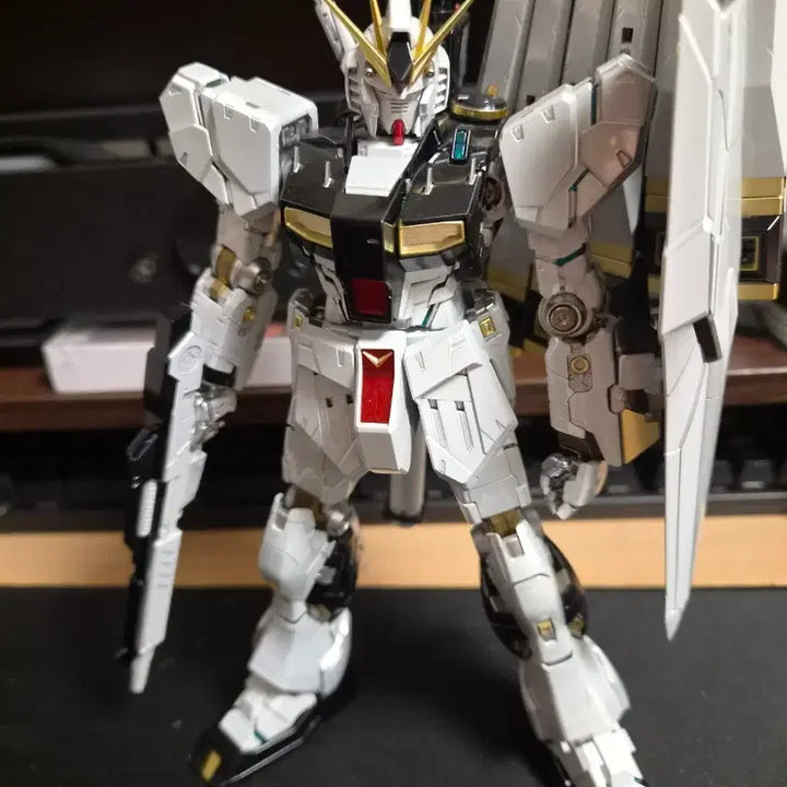[BUNJANG] Bandai MG Nu Gundam Titanium Finish / [반다이] MG 뉴건담 티타늄 피니쉬