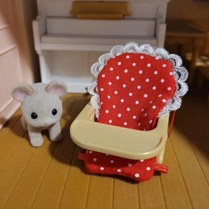 [BUNJANG] Sylvanian Families Old Baby Dining Table / 실바니안 올드 아기 식탁