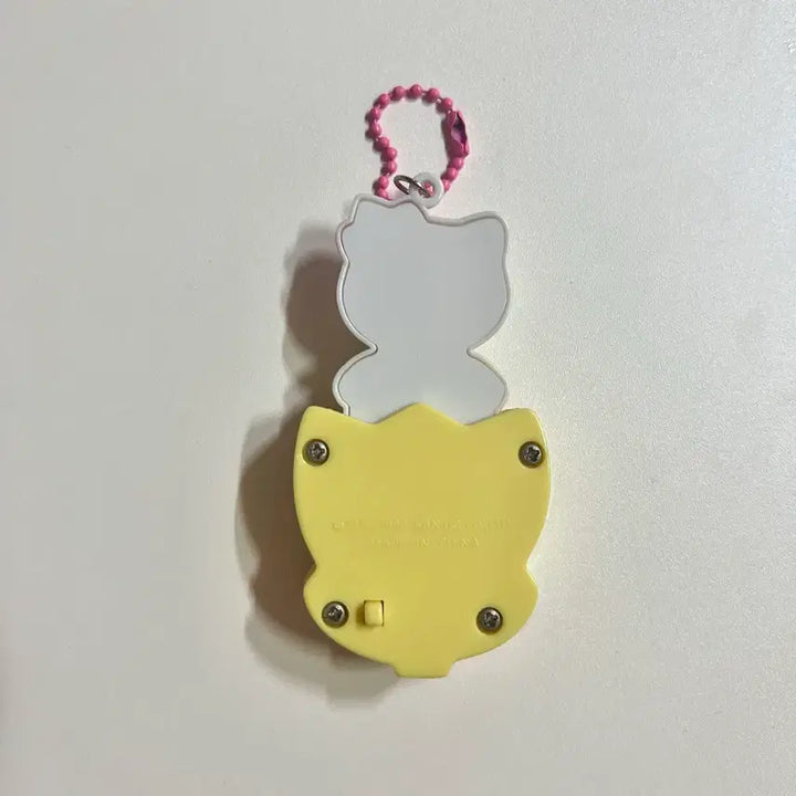 [BUNJANG] Classic Hello Kitty Tulip Keychain / 고전키티 튤립 키링