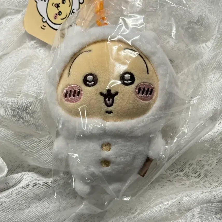 [BUNJANG] Nagano Market "Nondamgom" Dressed Usagi Mascot Keychain (Authentic, Unsealed) / [정품미개봉] 나가노마켓 농담곰 옷 입은 우사기 마스코트 치이카와 키링