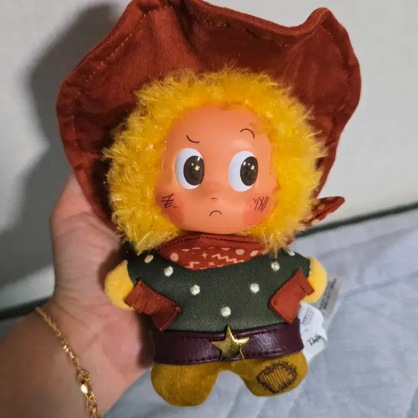 [BUNJANG] Pop Mart Twinkle Twinkle Little Farm Series Wild Cowboy Doll Keychain / 팝마트 작은별 트윙클 트윙클 농장 이야기 시리즈 인형 키링 와일드 카우보이
