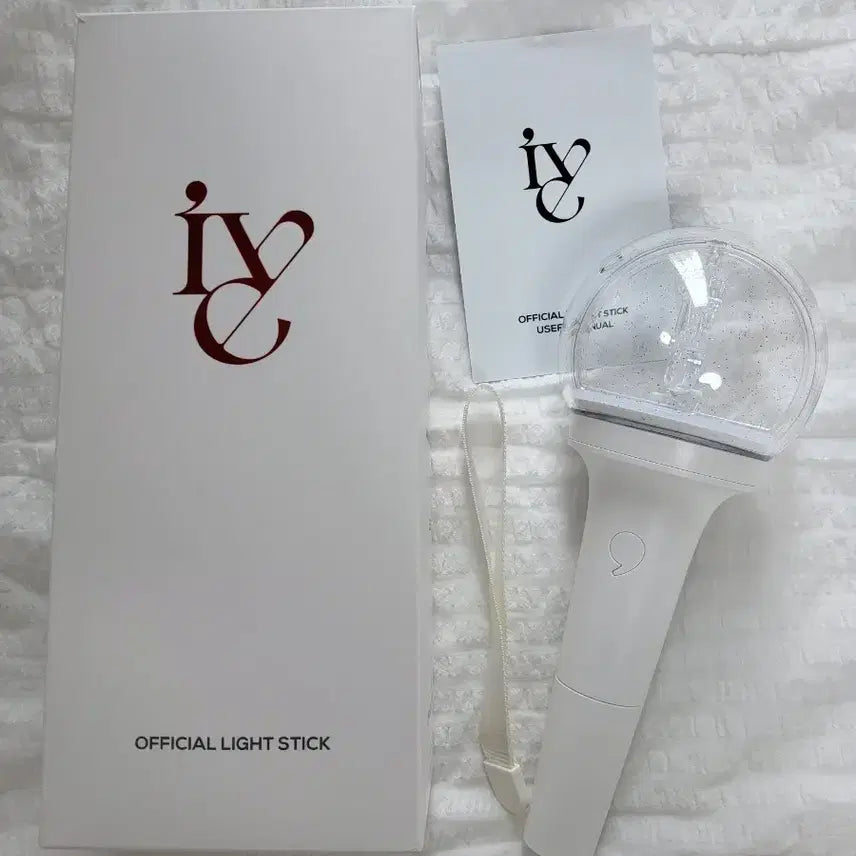 [BUNJANG] IVE Official Light Stick (Full Box / Strap Included) / IVE 아이브 공식 응원봉 (풀박스/스트랩 포함)