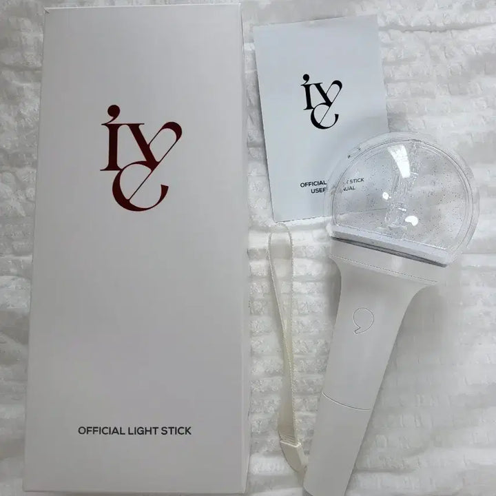 [BUNJANG] IVE Official Light Stick (Full Box / Strap Included) / IVE 아이브 공식 응원봉 (풀박스/스트랩 포함)