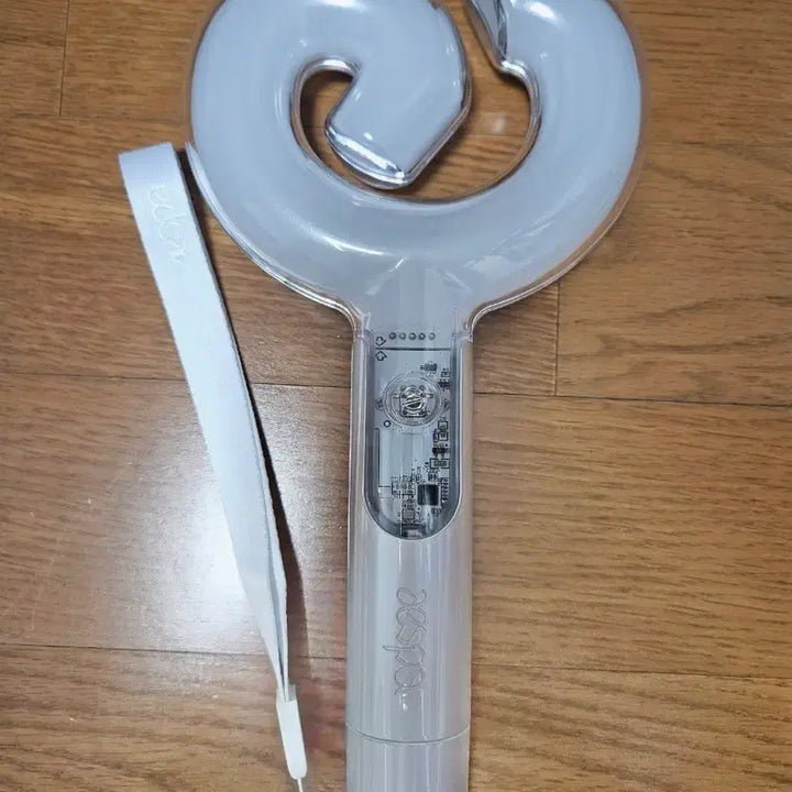 [BUNJANG] aespa Official Light Stick Version 2 (Photocard Included) / 에스파 응원봉 버전2 (포카포함)