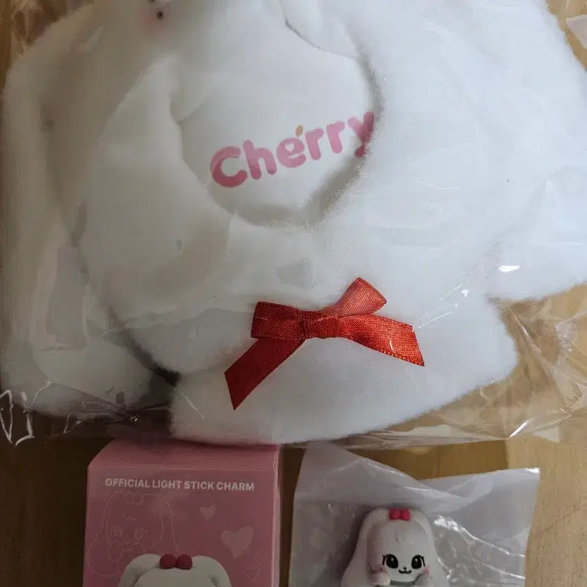 [BUNJANG] Minib Cherry Cape + Charm + Hipper Doll Set / 미니브 팝업 체리 케이프+참+히퍼