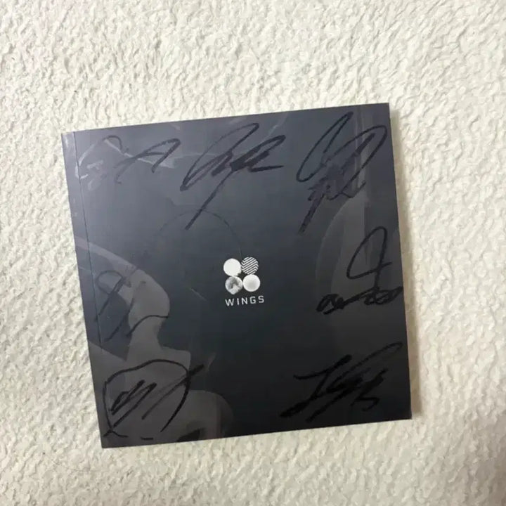 [BUNJANG] BTS Wings Album Signed / [오늘만 이 가격] 방탄 BTS wings sign 윙즈 피땀눈물 친필 싸인 앨범