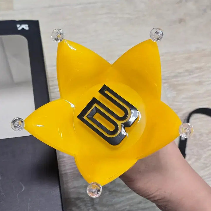 [BUNJANG] BIGBANG Official Lightstick Version 4 Black / 빅뱅 공식 응원봉 버전 4 블랙 2025