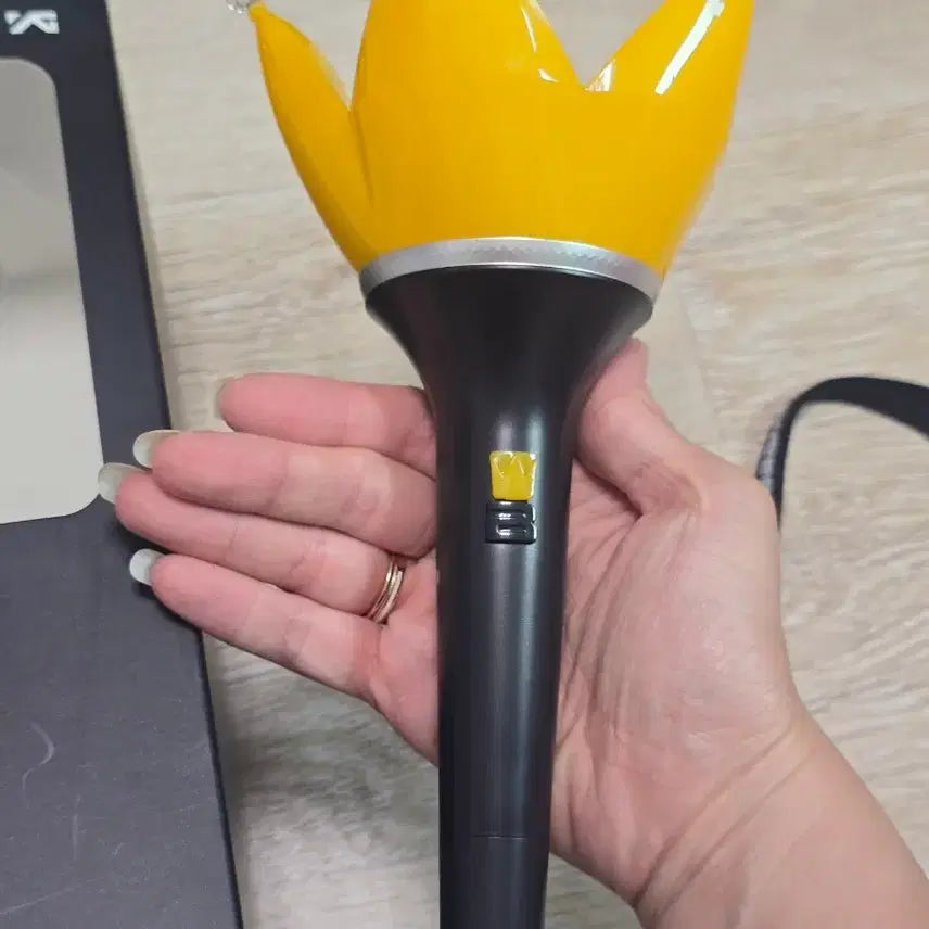 [BUNJANG] BIGBANG Official Lightstick Version 4 Black / 빅뱅 공식 응원봉 버전 4 블랙 2025