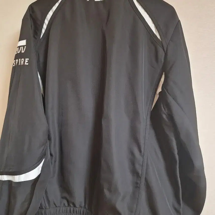 [BUNJANG] T1 LCK 2026 Ver. 2 Jacket (No Marking) - Size L / lck롤티원t1유니폼 2026ver.2 자켓 노마킹 L사이즈 팝니다.